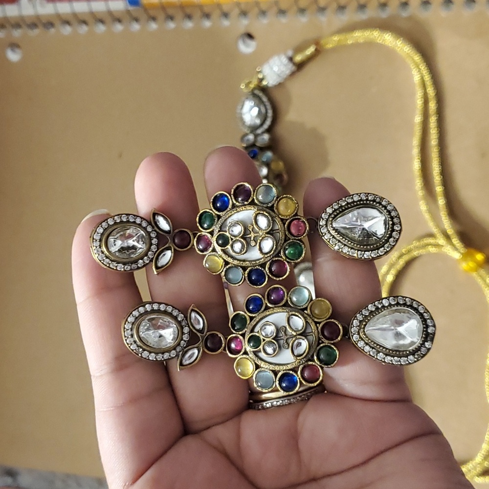 Indian Chocker Set - Picture 2 of 3